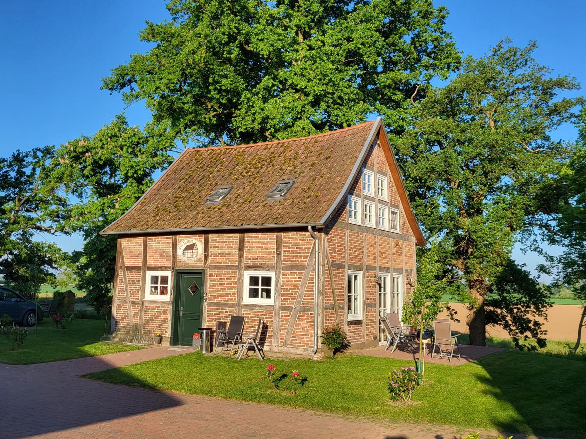 Altes Backhaus Bauernhof Vogel Appartement Rohrsen Buitenkant foto